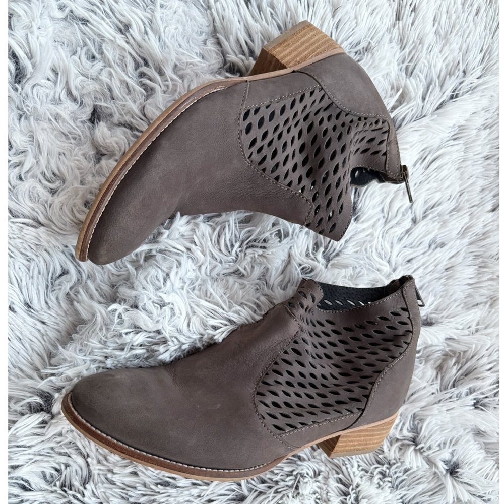 Seychelles Gray Leather Cut Out Ankle Booties